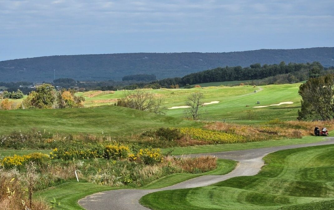 How does Olde Homestead keep its 250-acre golf course maintained?